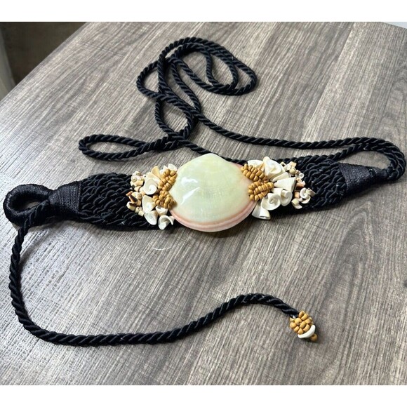 Vintage Shell Belt Women's Size XL 49in Black Macrame Adjustable SeaShell Rope - Picture 1 of 7
